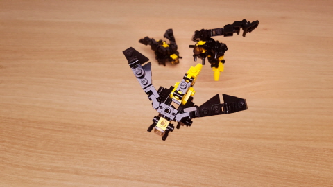 Micro LEGO brick hornet / bee transformer mech - Death Hornet
 7 - transformation,transformer,LEGO transformer