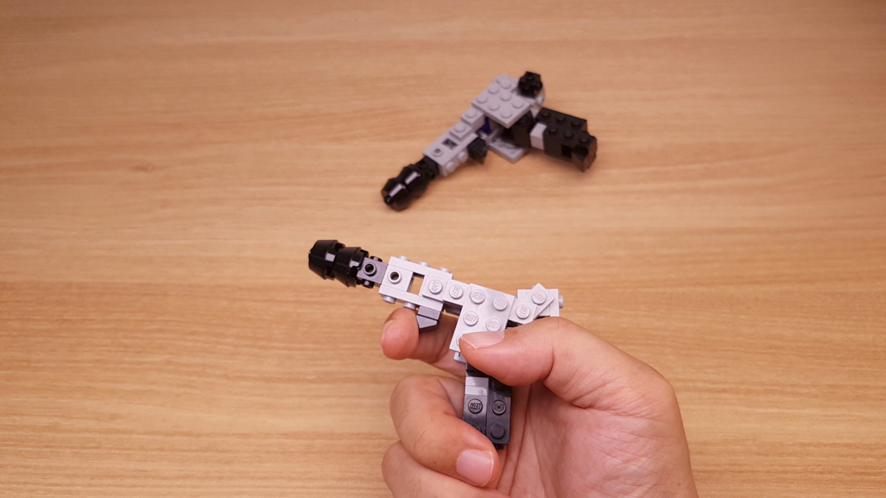 Micro LEGO brick gun transformer mech - Black Trigger
 2 - transformation,transformer,LEGO transformer