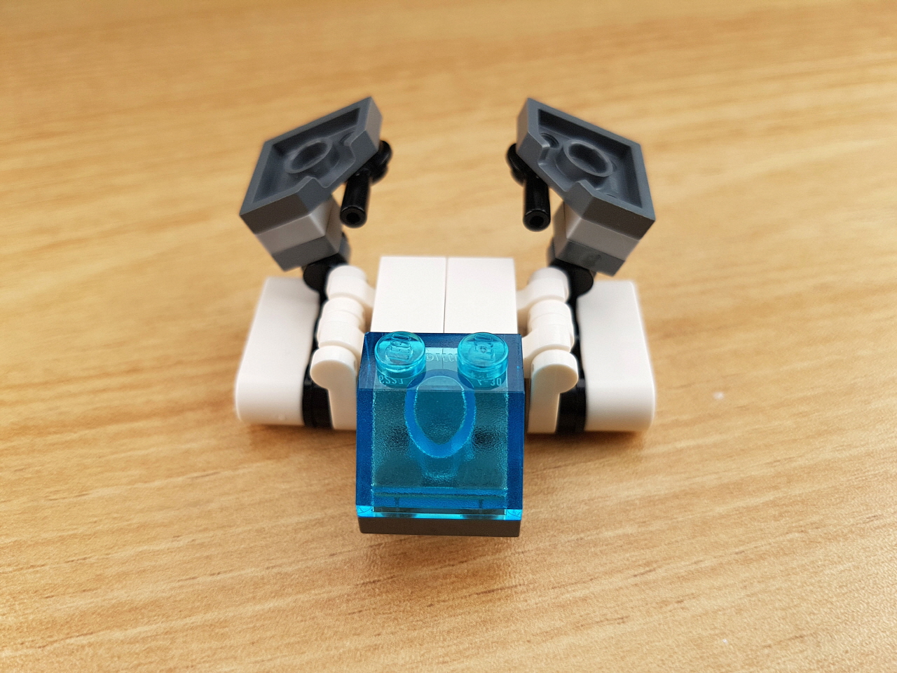 Space Cargo Tank - Transformer Robot
 3 - transformation,transformer,LEGO transformer