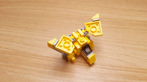 Yellow Eagle - Eagle Transformer Mech
 1 - transformation,transformer,LEGO transformer