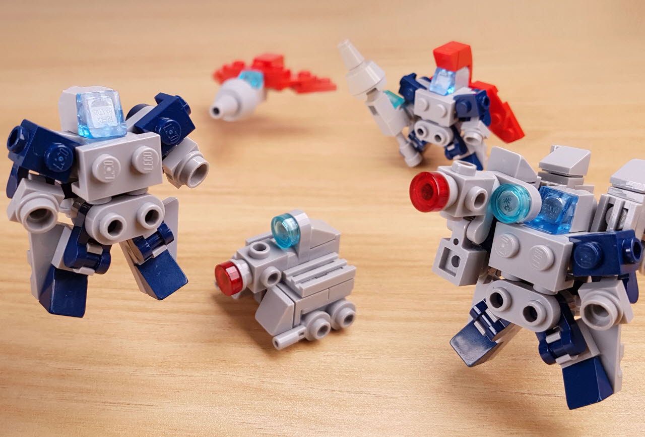 Micro combiner robot (similar to Achilles from LBX) - Micro Knight
 1 - transformation,transformer,LEGO transformer